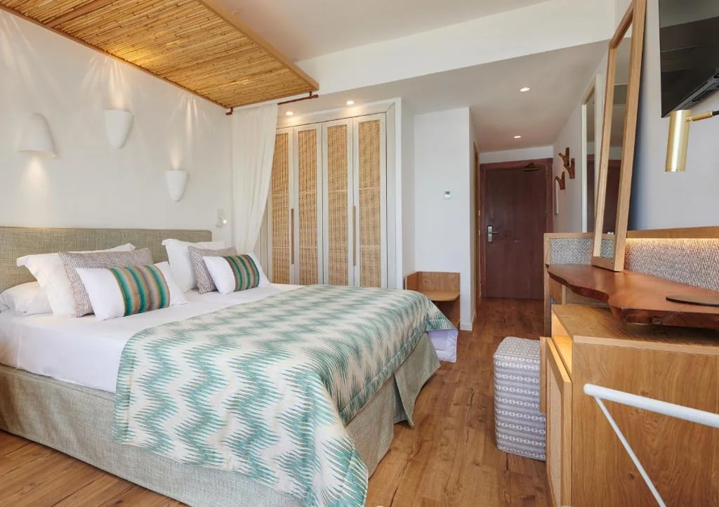 Tweepersoonskamer aan de binnenzijde — El Somni Ibiza Dream Hotel by Grupotel