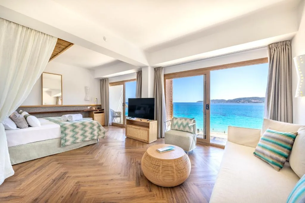 Junior suite met uitzicht op zee (2 volwassenen + 1 kind) — El Somni Ibiza Dream Hotel by Grupotel