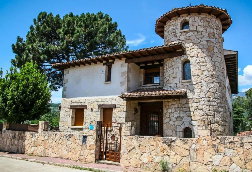 Casa de 5 dormitorios — El Torreón del Búho