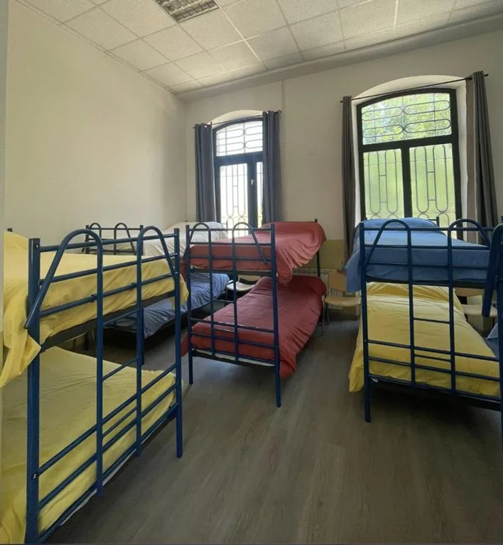 Bett im gemischten Schlafsaal mit 8 Betten — El Vagón Bar-Albergue Béjar