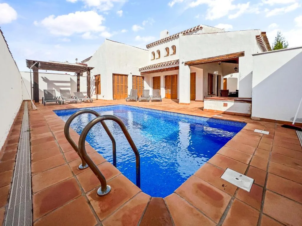 Villa — El Valle Golf Resort- Private Pool- Bbq- Parking