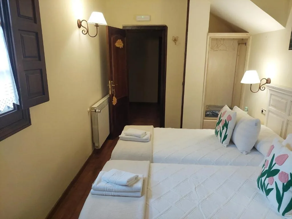 Doppelzimmer mit eigenem Bad — El Valle Hotel Rural