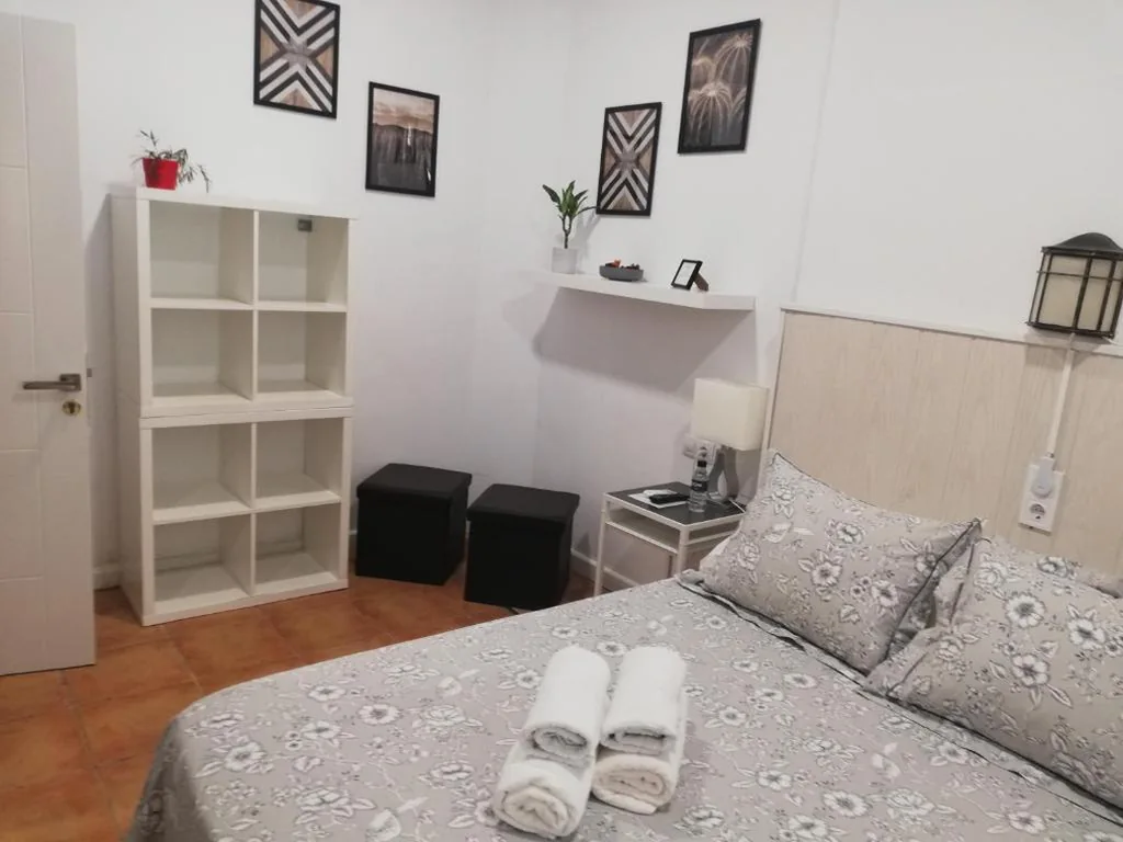 Doppelzimmer mit eigenem Bad — El Viajero en Sevilla