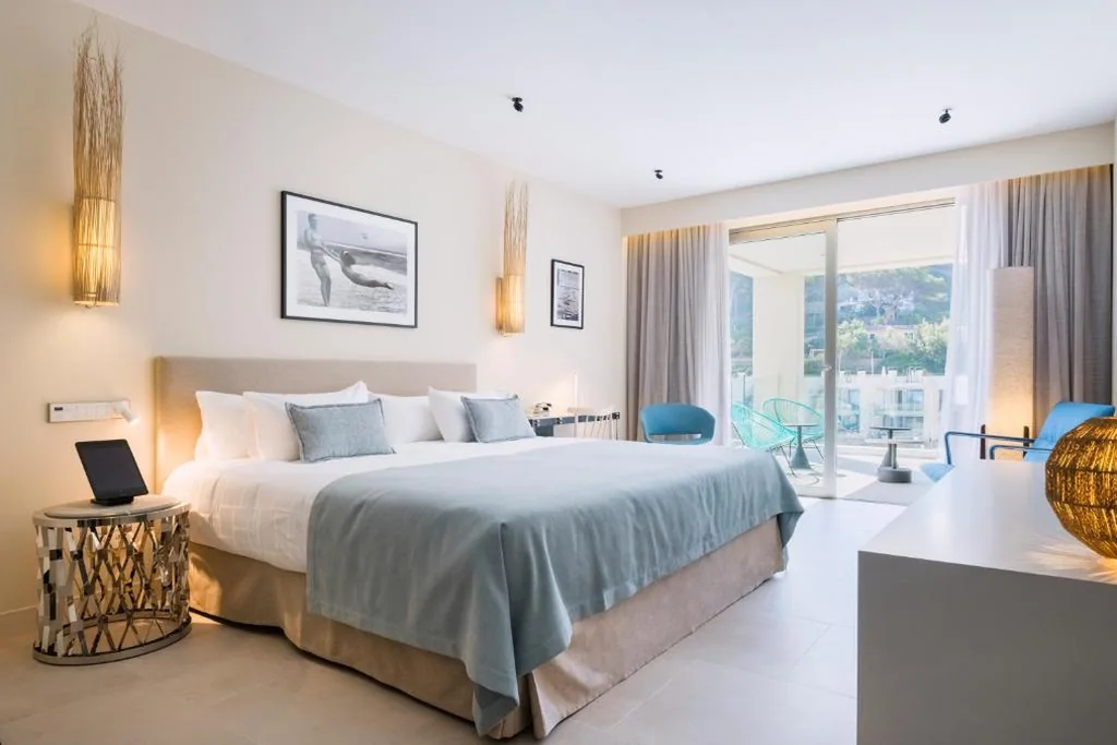 Junior Suite con terrazza e vista laterale sul mare — El Vicenç de la Mar - Adults Only - Over 12