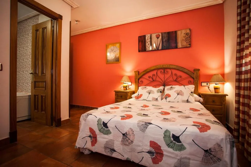 Suite con letto matrimoniale e vasca idromassaggio privata — El Volante