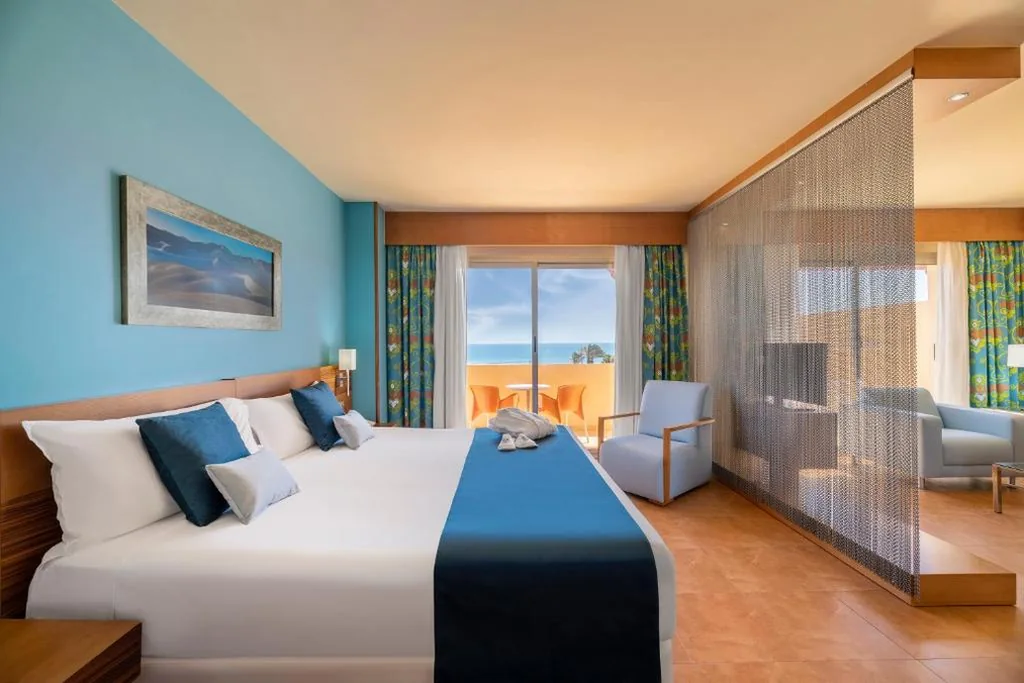 ジュニアスイート（オーシャンビュー、大人2名＋子ども2名） — Elba Carlota Beach & Golf Resort