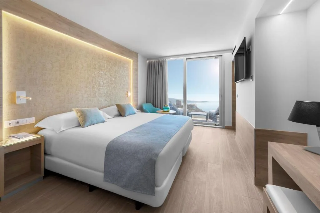 Komfort-Doppelzimmer Zeus mit seitlichem Meerblick (2 Erwachsene) — Elba Sunset Mallorca Thalasso Spa