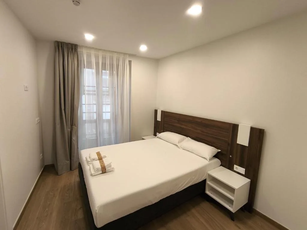 Habitación Doble Estándar — Ele GuestHouse Plaza de España