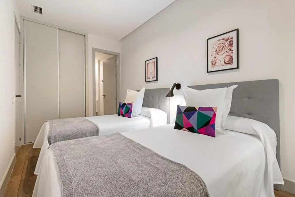 Elegant 2-Bed Stay in Central Chamberí