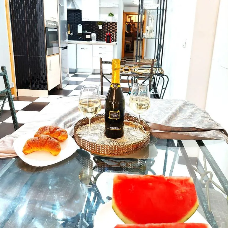 Appartement met 2 slaapkamers — ELEGANT 3 BEDROOMS, Wifi free