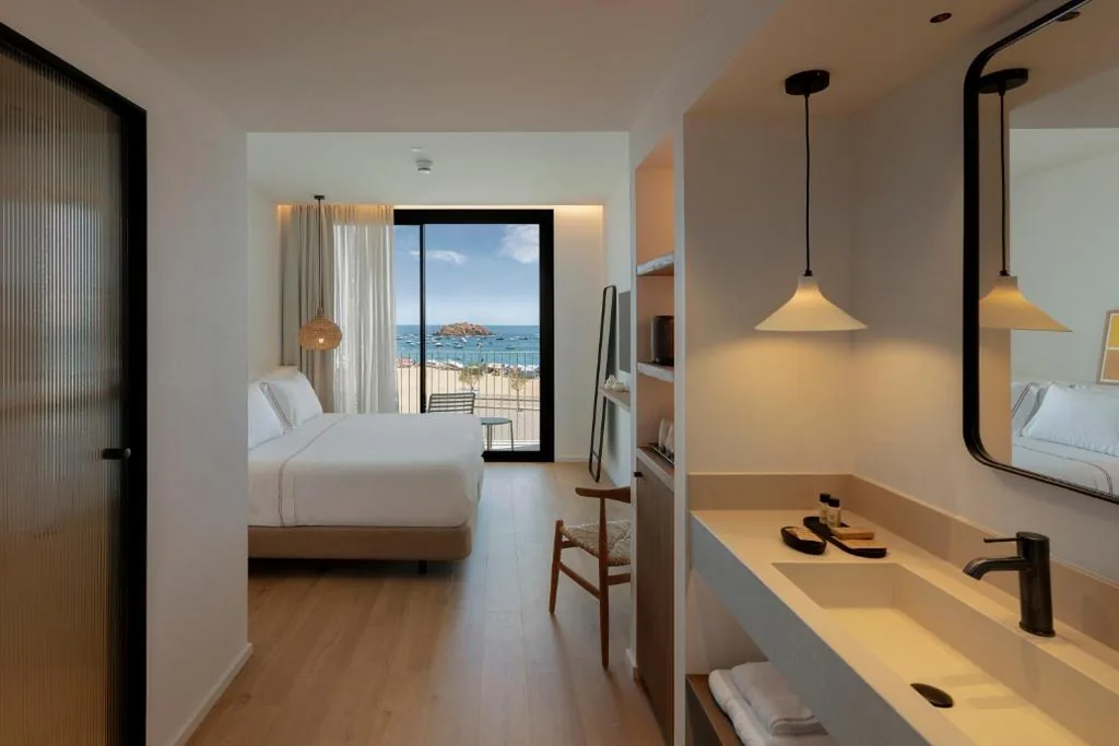 Double Room with Sea View — Elisabeth by the Sea Hotel