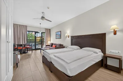Elisium Resort & Apartamentos — Foto 4