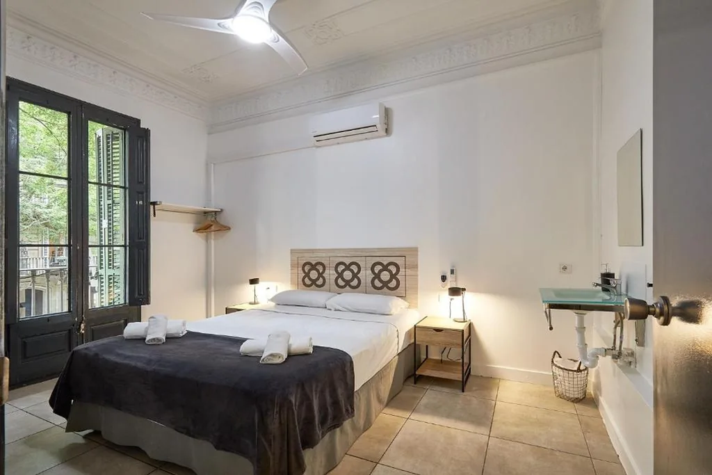 Quarto Duplo com casa de banho partilhada — Ella Hostel Gran Vía