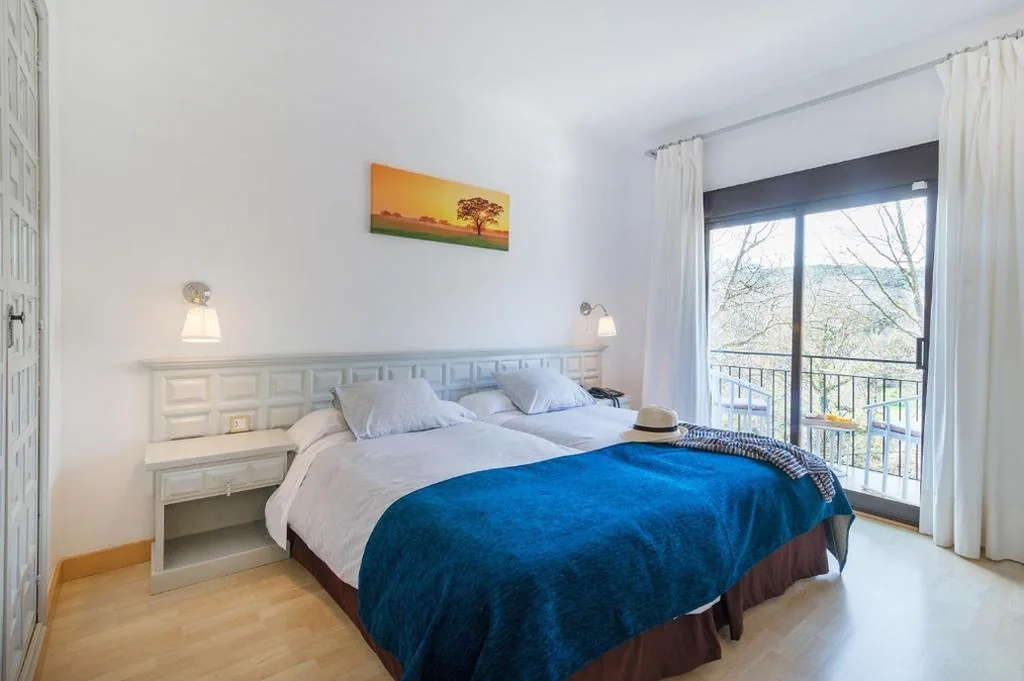 Habitación Doble - 2 camas — Els Caçadors de Maçanet