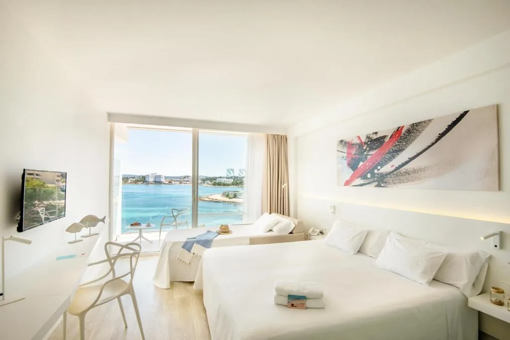 Deluxe Double Room with Sea View - 1 or 2 Beds — Els Pins Resort & Spa - Emar Hotels