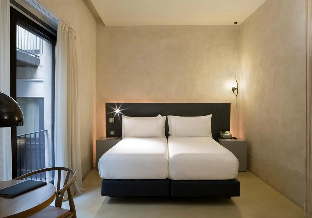 Superior tweepersoonskamer - 1 of 2 bedden — EME Catedral Mercer Hotel