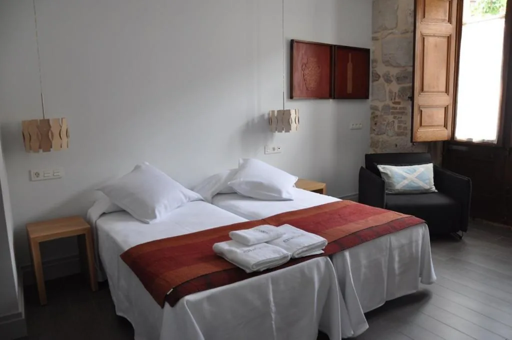 Camera doppia con 2 letti — Emebed Posada