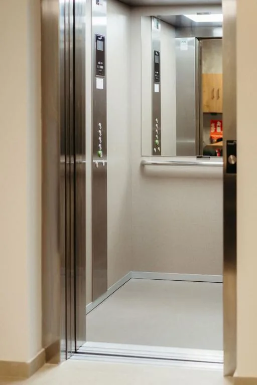Quarto duplo com varanda — Emily Suites