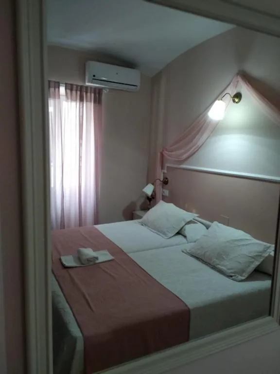 Doppelzimmer mit eigenem Bad — Emperador Augusto