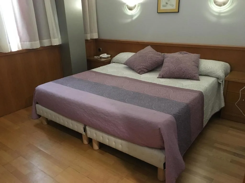 Camera doppia grande — Encasa Hotel Almansa