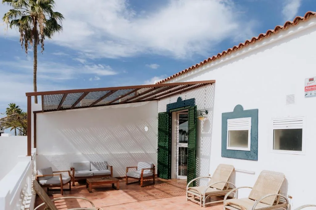 Bed in een gemengde slaapzaal met 4 bedden en terras — Endless Summer Hostel