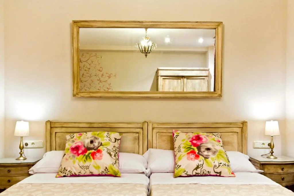Doppelzimmer mit Gemeinschaftsbad – 2 Betten — Enjoy Comfort