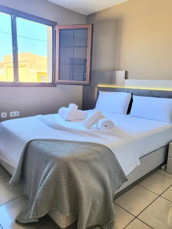 ENJOY House with Large Pool & Jacuzzi