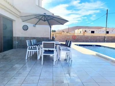 ENJOY House with Large Pool & Jacuzzi — foto 4