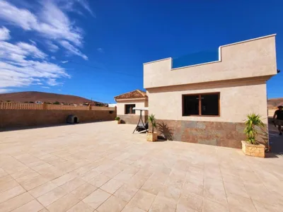 ENJOY House with Large Pool & Jacuzzi — foto 7