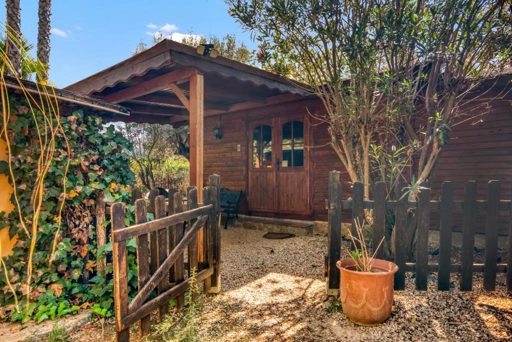 Apartamento de 1 dormitorio con vistas al jardín — Entre Viejos Olivos