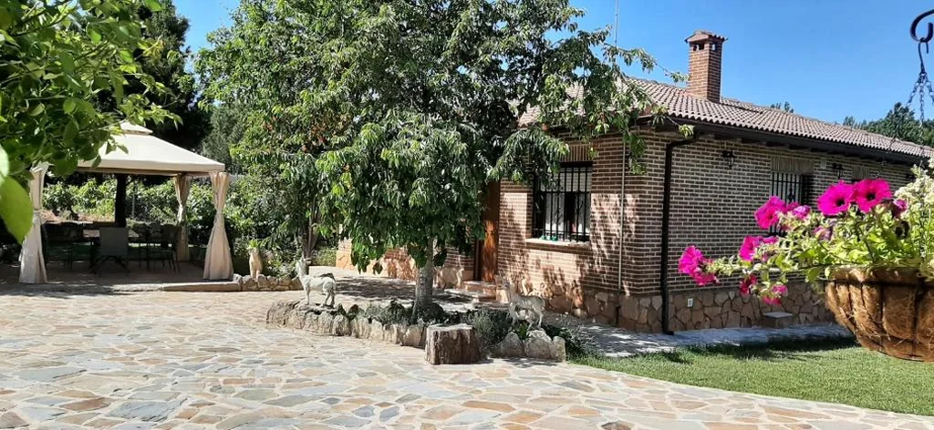 Casa indipendente con 3 camere da letto — Entre Viñedos