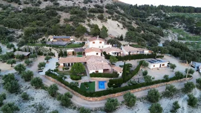 ENTRESIERRAS Apartamentos rurales con chimenea, barbacoa y espacio para eventos — 写真 3