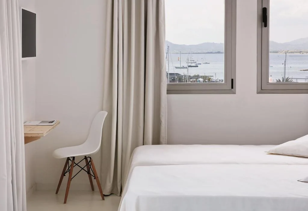 Camera doppia con vista sul mare - 1 o 2 letti - Senza balcone — Eolo Affiliated by FERGUS