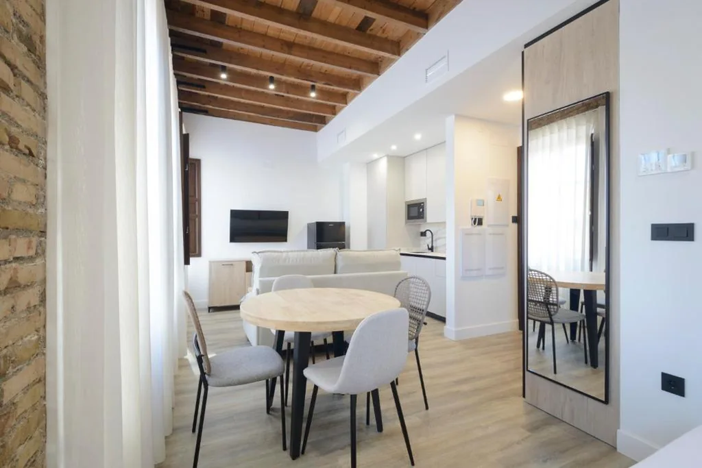 Studio mit Balkon — Escolástica Suites Centro