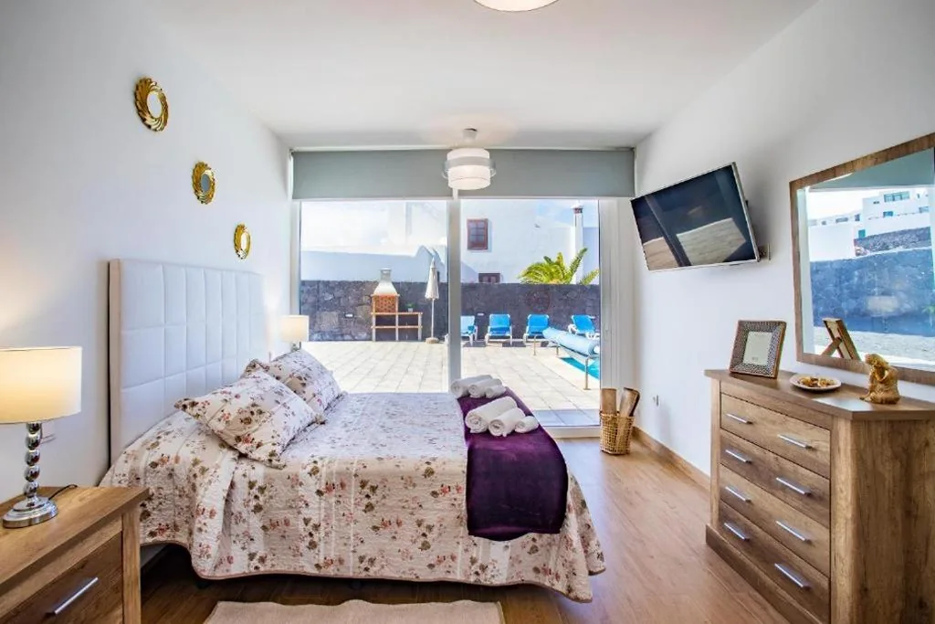 Villa de 3 quartos — Eslanzarote Eco Villa Tony, heated pool, jacuzzi, Sat tv, Super wifi