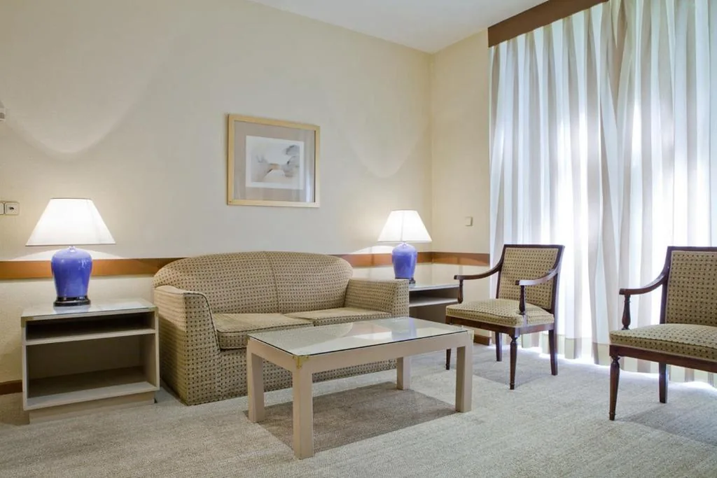 Suite (3 Erwachsene) — Espahotel Plaza Basílica