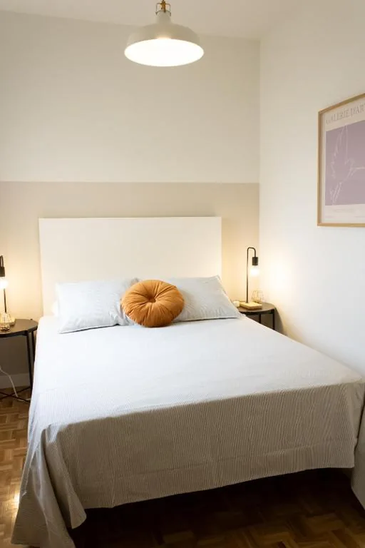 Camera doppia con bagno in comune — Espejo