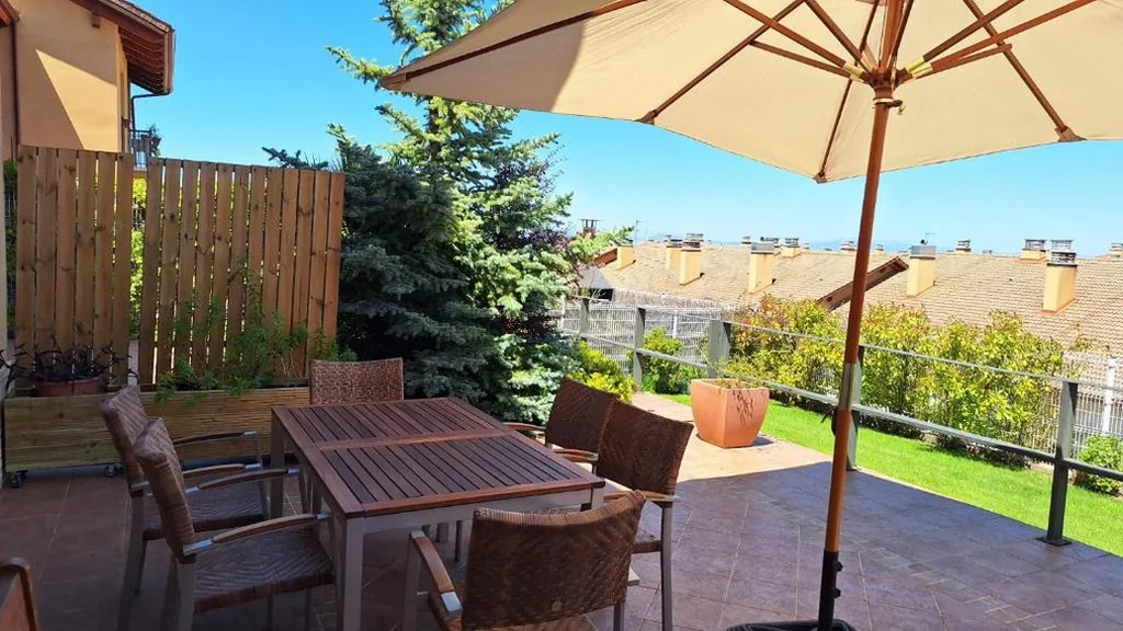 Casa de 2 dormitorios — Estancia con jardín entre golf y monte - cerca Logroño