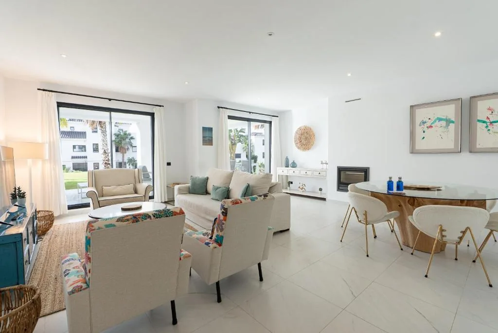 Apartamento de 3 dormitorios — Estepona Holiday Hills