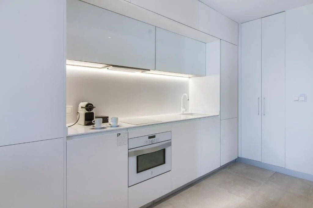 Suite mit extragroßem Doppelbett und Küchenzeile (4 Erwachsene) — ESTIMAR Calpe Suitopia