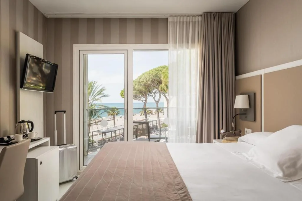 Doppelzimmer mit Pool- und Meerblick – 1 oder 2 Betten (3 Erwachsene) — Estival Centurión Playa