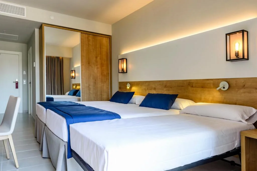 Camera doppia con letto aggiuntivo - 1 o 2 letti — Estival ElDorado Resort