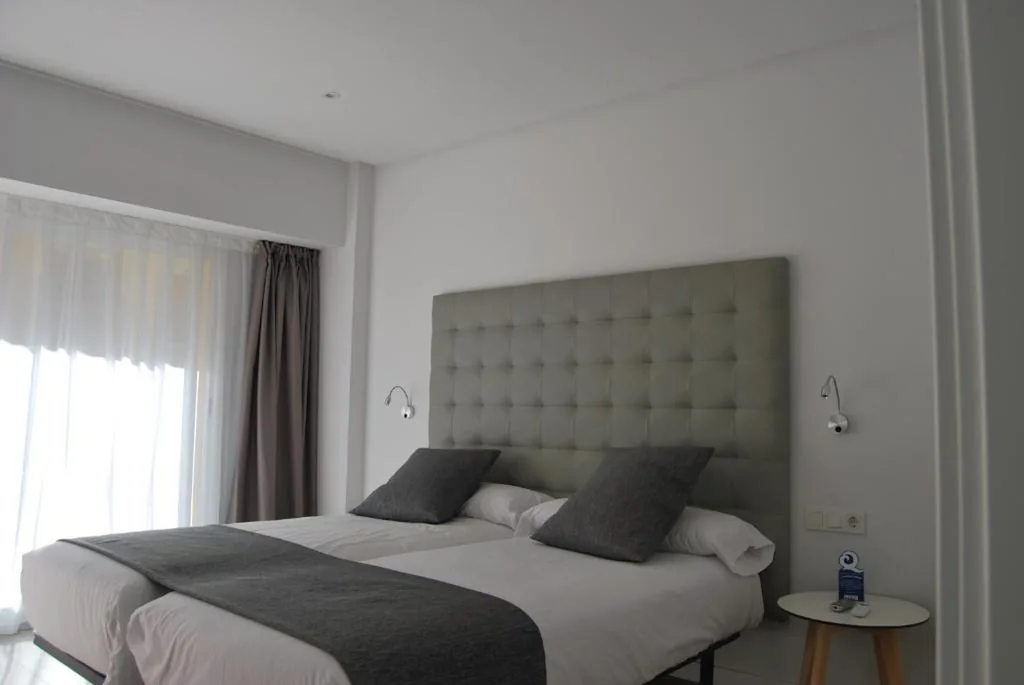 Camera doppia con 2 letti — Estudiotel Alicante