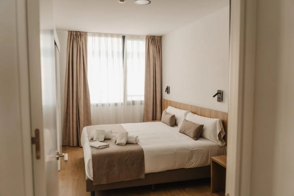 esZentrico Suites & Rooftop bar