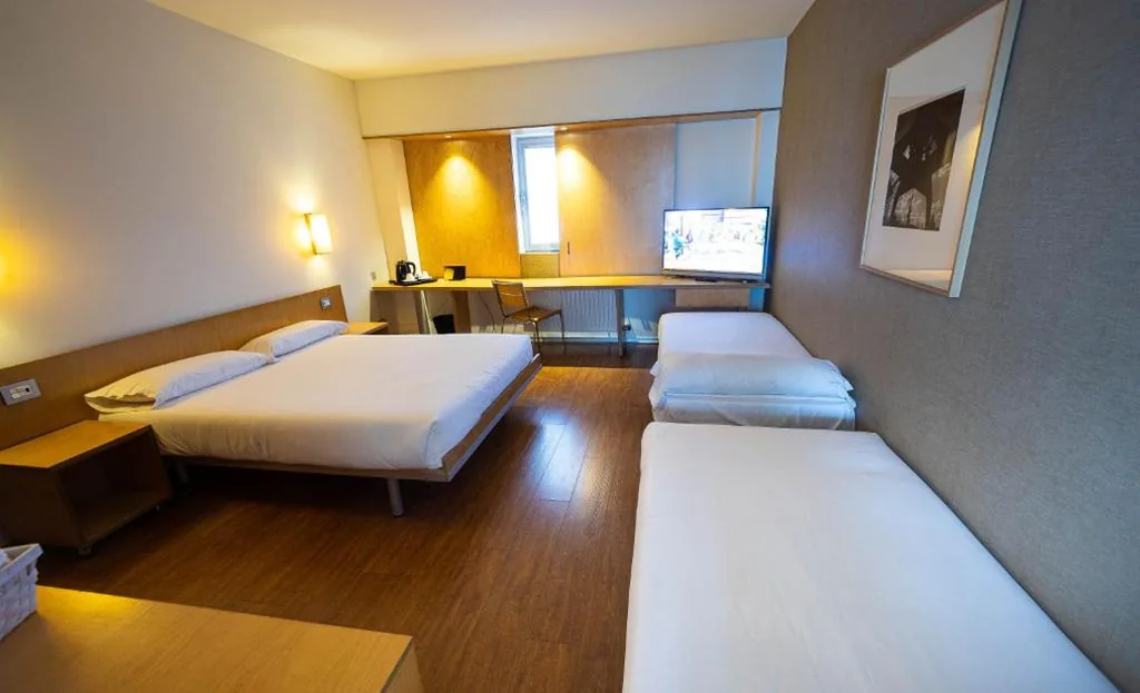 Habitación cuádruple — ETH Irún