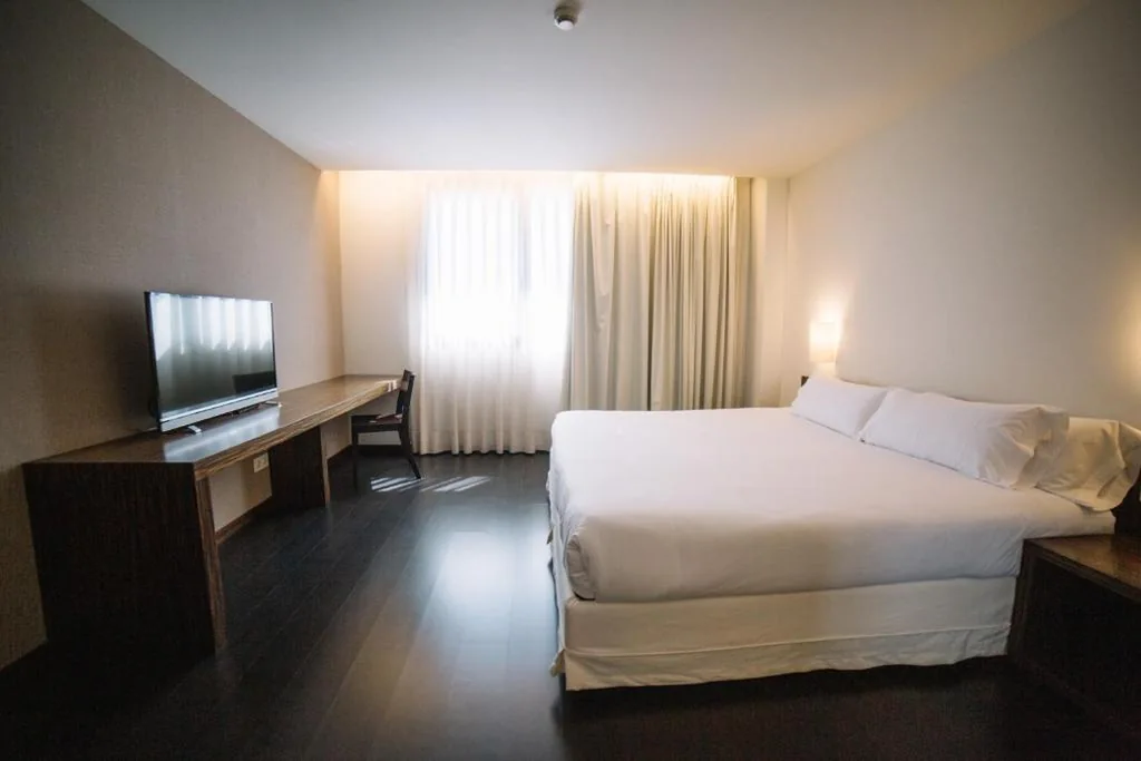 Suite Junior con sofá cama - 1 cama extragrande — ETH Rioja