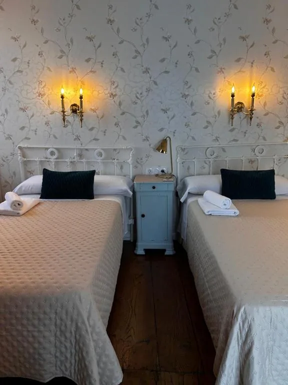 Doppelzimmer mit Gemeinschaftsbad – 1 oder 2 Betten — ETXEALE