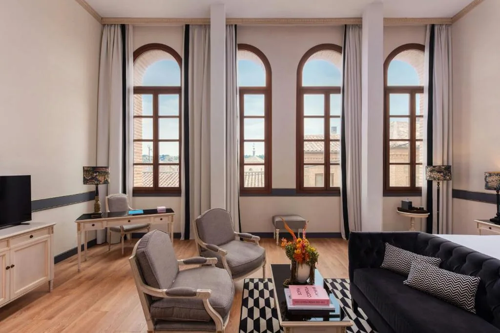 Suite Junior Tiffany com 1 quarto, 1 cama extragrande e vista para a cidade — Eugenia de Montijo, Autograph Collection