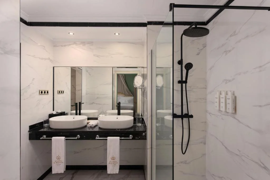 Suite The Empress com 1 quarto, 1 cama extragrande e vista para a cidade — Eugenia de Montijo, Autograph Collection