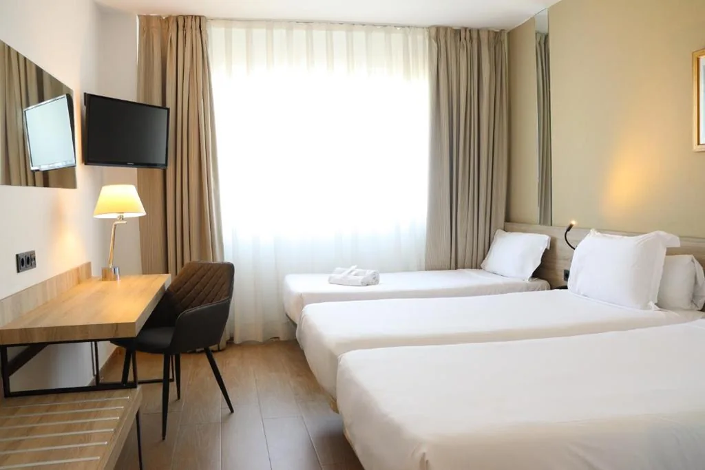 Habitación Doble con cama supletoria — Eurohotel Diagonal Port